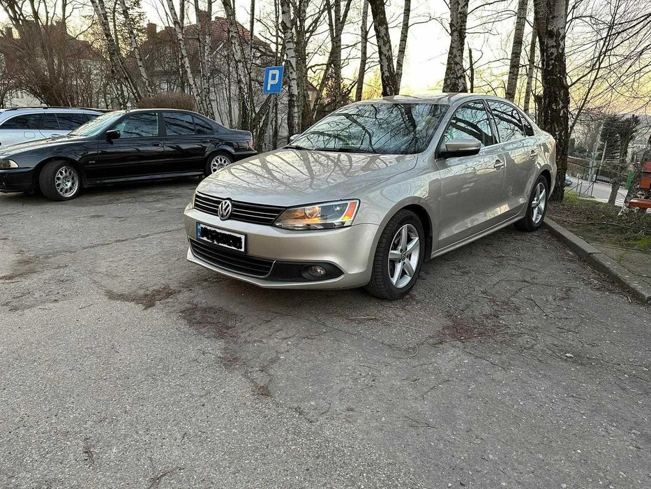 Оренда авто  Kia Forte 2022 року газ/бензин є багато інших авто різнх класів