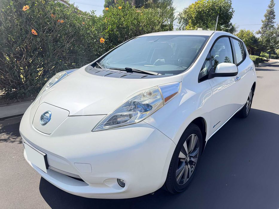 Nissan LEAF      2015