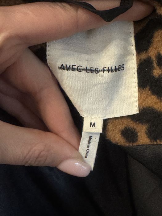 Розпродаж леопардового верхнього одягу