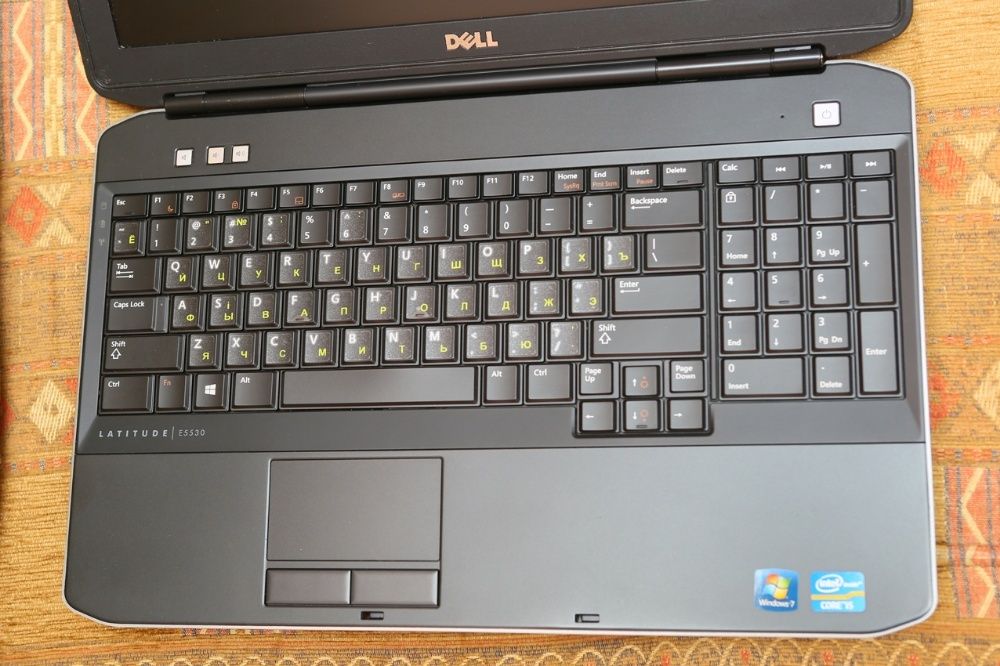 Ноутбук Dell Latitude 5530 i5 4Gb 320Gb