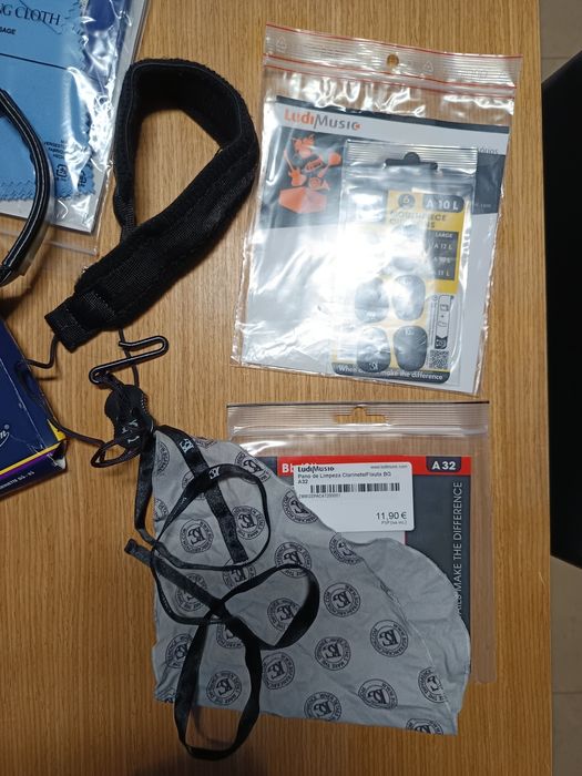 Clarinete yamaha YCL255ES Sib 18 chaves igual a novo!