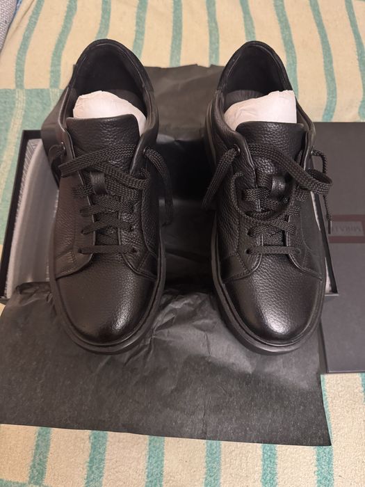 Продам новые мужские кожанные кеды