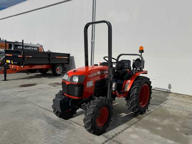 Trator Kubota B2530