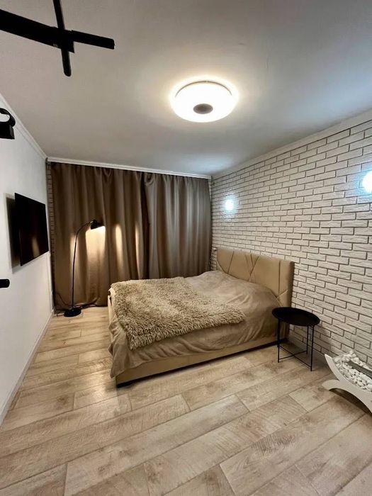 Продам 3-к квартиру ул. Алана Шепарда. Титова Суворова