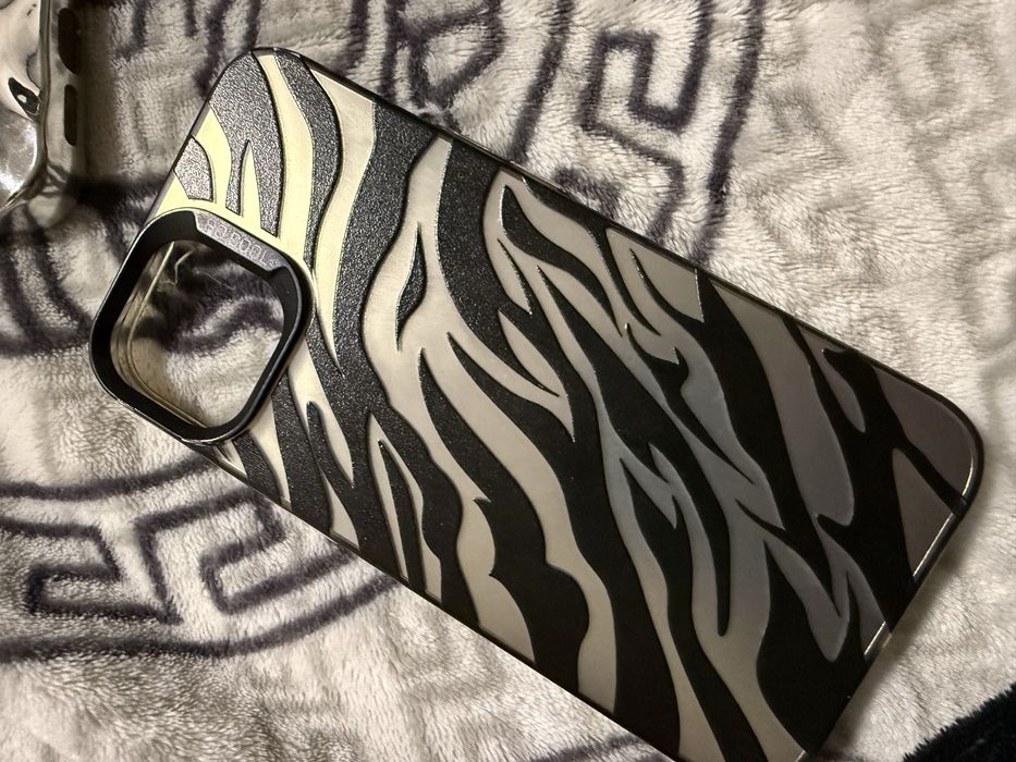 Продам чохли на 13 айфон