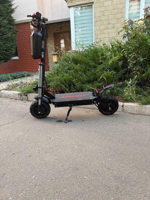 Продам электросамокат crosser rocket