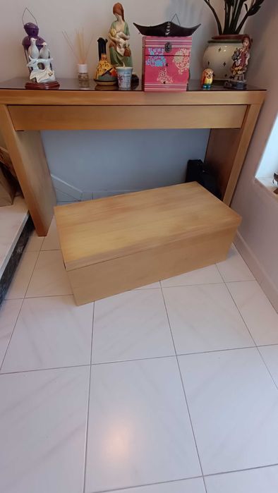 Toucador IKEA MALM (faia) com vidro e baú IKEA