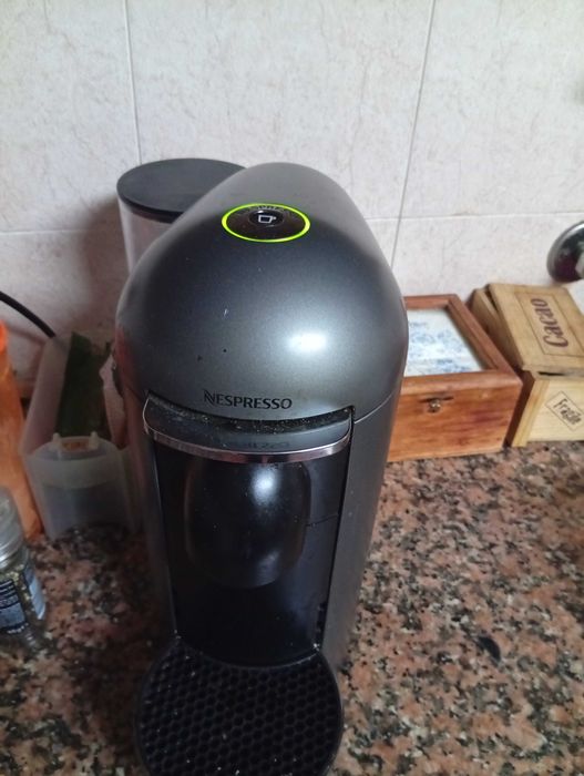 Máquina café Nespresso VERTUO / possuo duas para vender