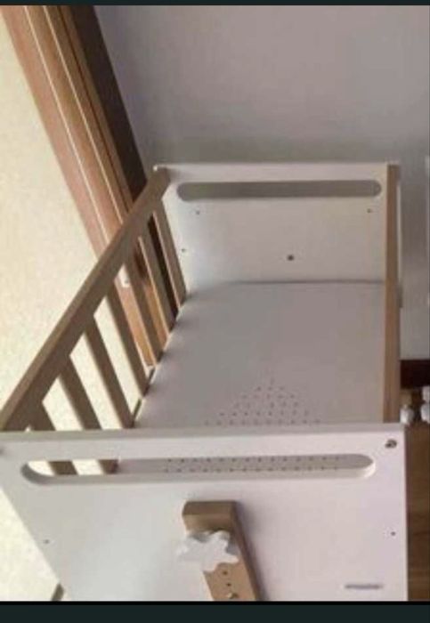 1 Mini berço MICUNA + roupa de cama + resguardo