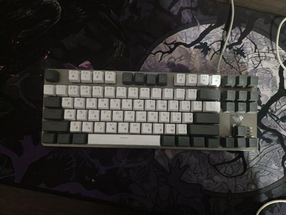 Продам игровой компьютер вместе с клавиатурой и мышкой