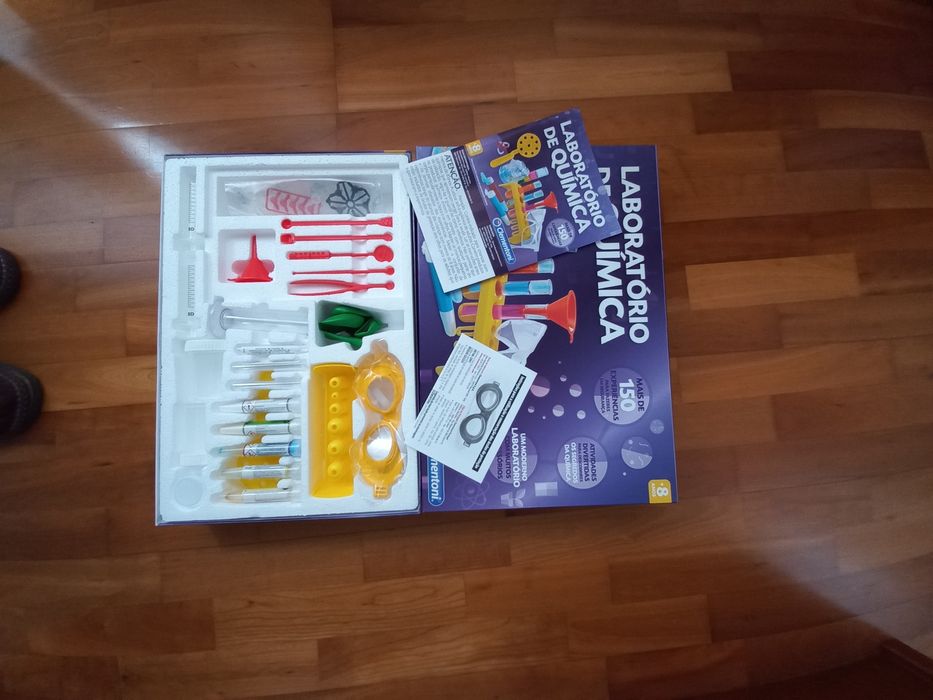 Jogo Clementoni Laboratório de Quimica