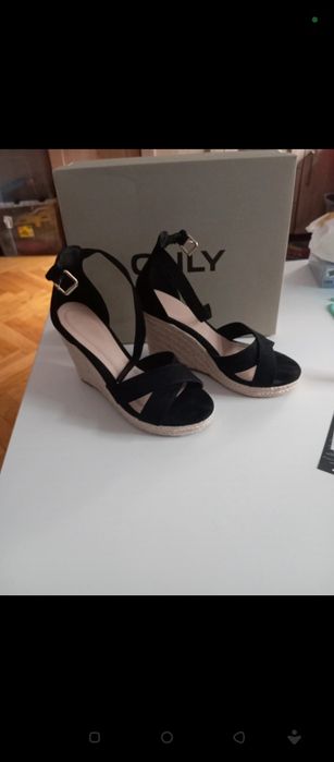 Buty na koturnie 38