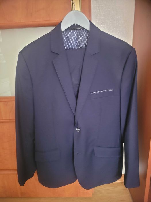 Garnitur męski granatowy