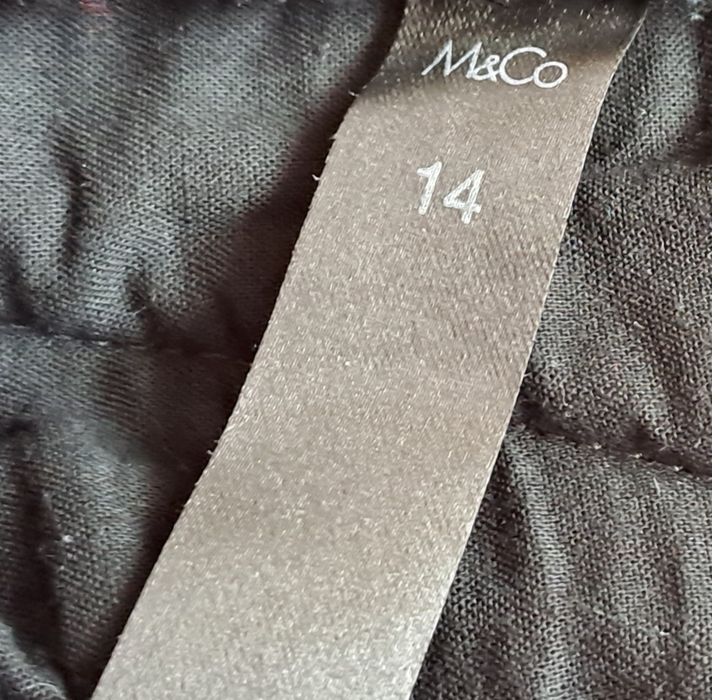 Spódnica czarna M&Co, z grubszego materiału sztruks R:44/14