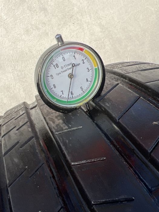 Opona bridgestone 245/45/20 para