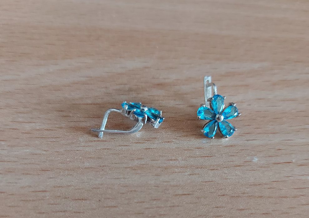 Срібні сережки квіточки з блакитними камінцями, срібло 925 проба