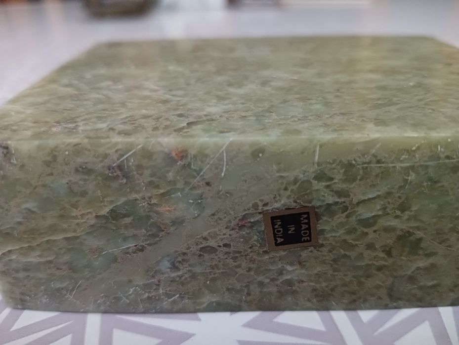 Suporte para canetas e cartões de visita