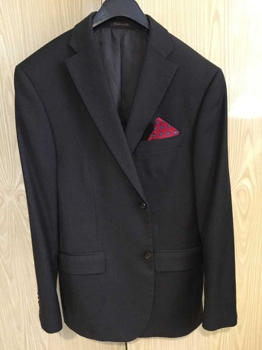 Елегантний костюм чоловічий  Італія  100% шерсть Р.48