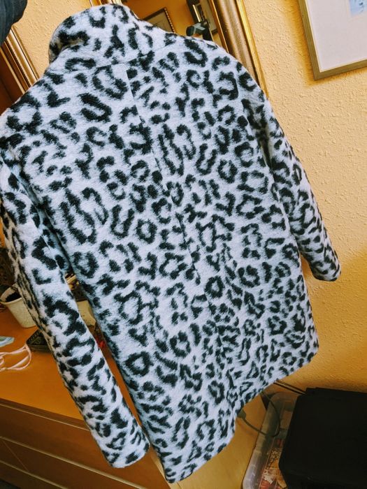 Płaszcz w panterkę z 51% wełny