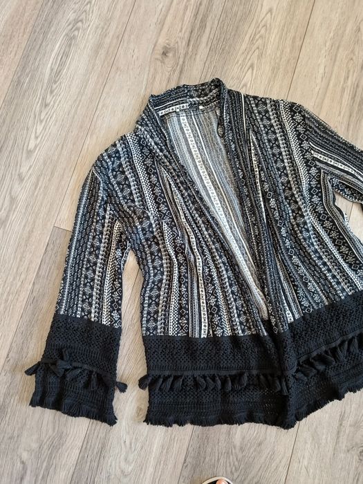 Lekka narzutka oversize frędzle