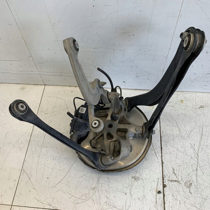 Zwrotnica Tył Prawa Zawieszenie Wahacze Zacisk Tarcza Audi A4 B9 A5 8W