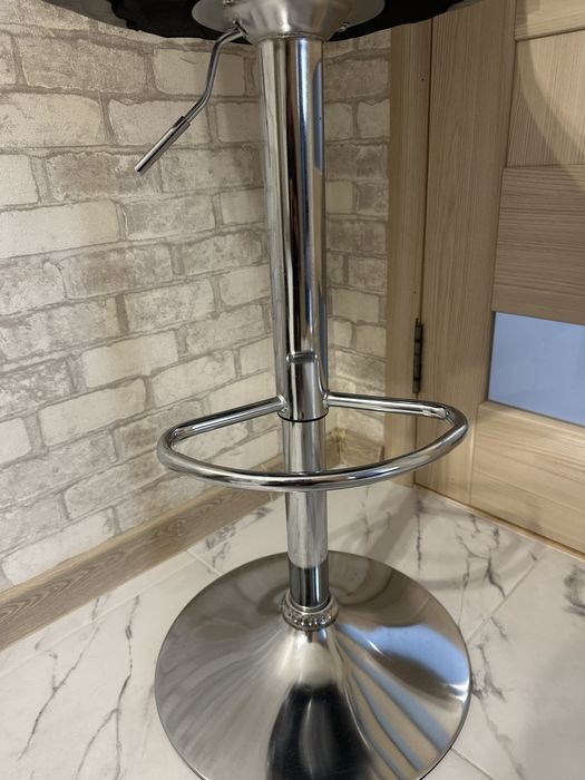 Барний стілець (крісло)  2000 грн