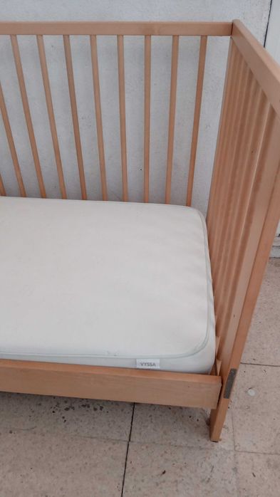 Berço cama com proteção