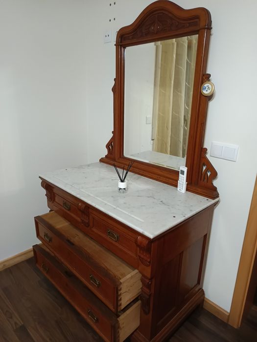 Espelho de cómoda com encaixes verticais