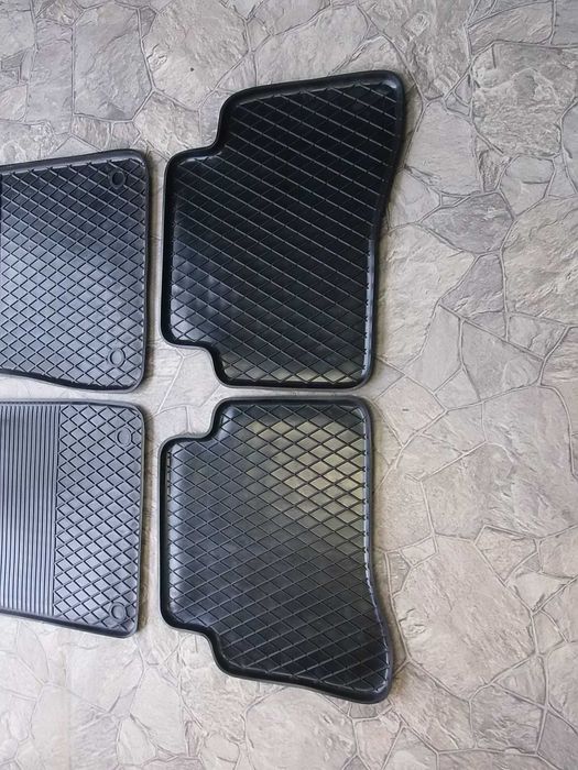 Dywaniki Gumowe BMW E36 E46 E90 E91 E67 F25 E84 E39 E81 E82 E88 E87