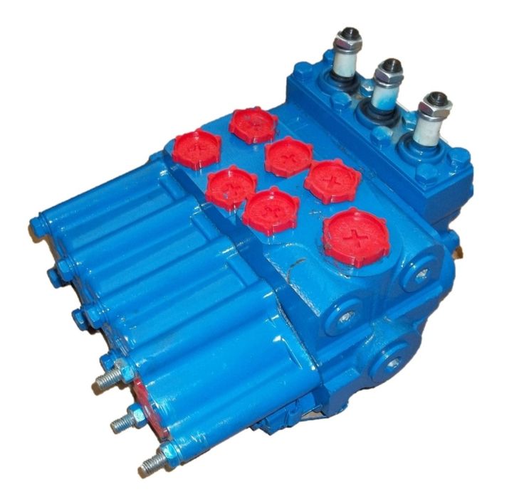 Rozdzielacz hydrauliczny podnośnika do MTZ-80/82 R80-3/4-222 WZTA