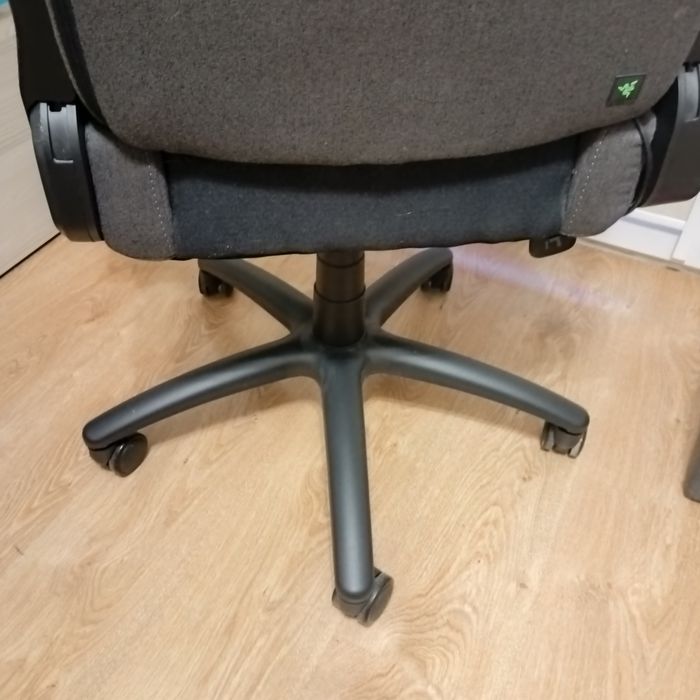 Fotel RAZER ISKUR używany