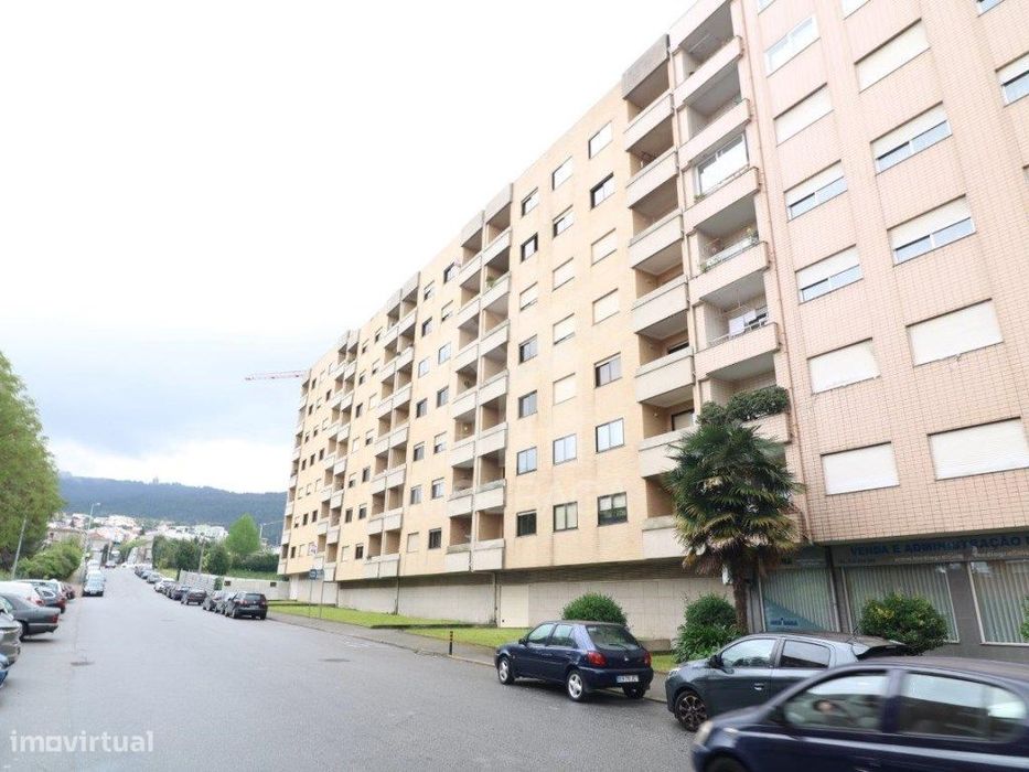 Venda Apartamento T2, em Lamaçães, Braga