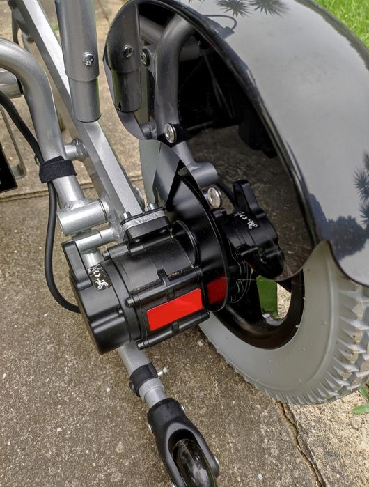 Cadeira de rodas elétrica MOBICLINIC TROYA — Sem uso e com garantia!