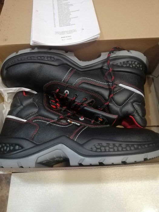 Робочі кросівки, спецвзуття. Ботинки рабочие 45размера.