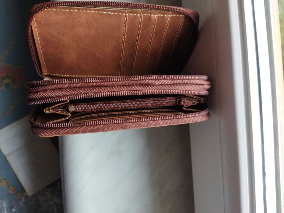 Гаманці коричневі