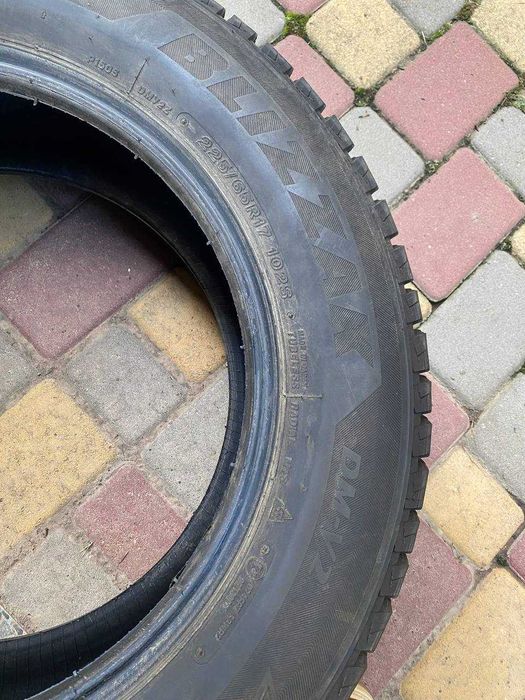 Шина Bridgestone Blizzak 225/65 R17