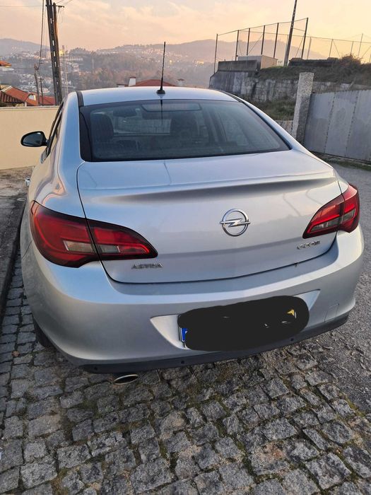 Opel Astra Sedan