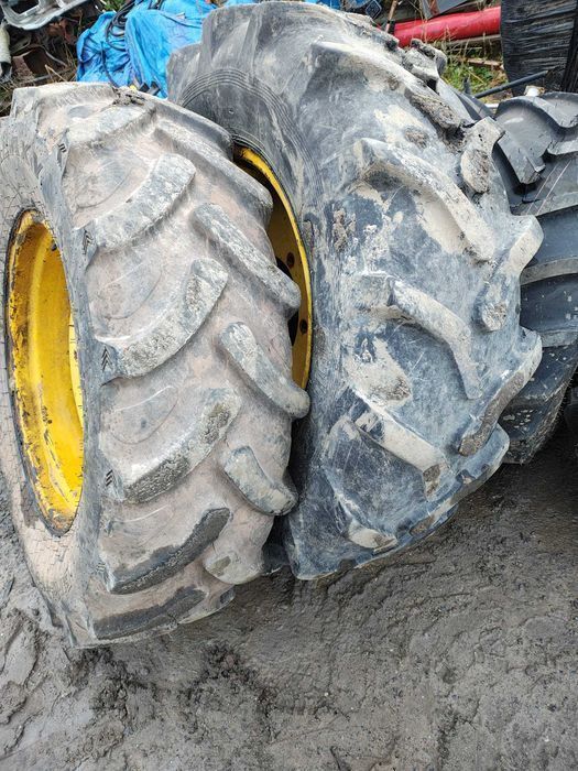 Komplet kół traktor Renault 80KM 13.6R24 i 16.9R34 Stomil Galaxy