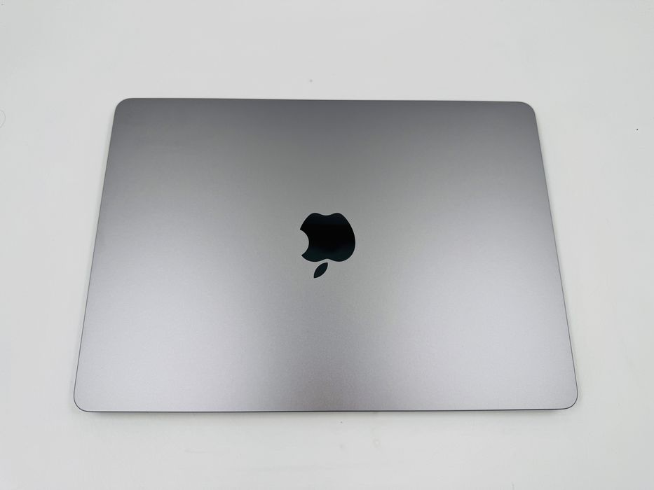 Ідеал Apple MacBook Air 13.6 M2 2022 8GB RAM 256GB SSD Space Gray IL7349
