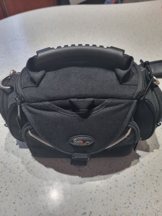 Apart Cyfrowy Fuji  FinePix S500 komplet.