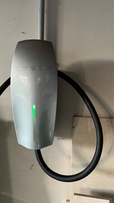 Tesla Model S PLAID 2023 року