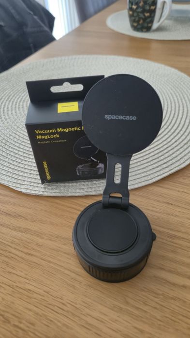 Uchwyt na telefon magnetyczny z przyssawka