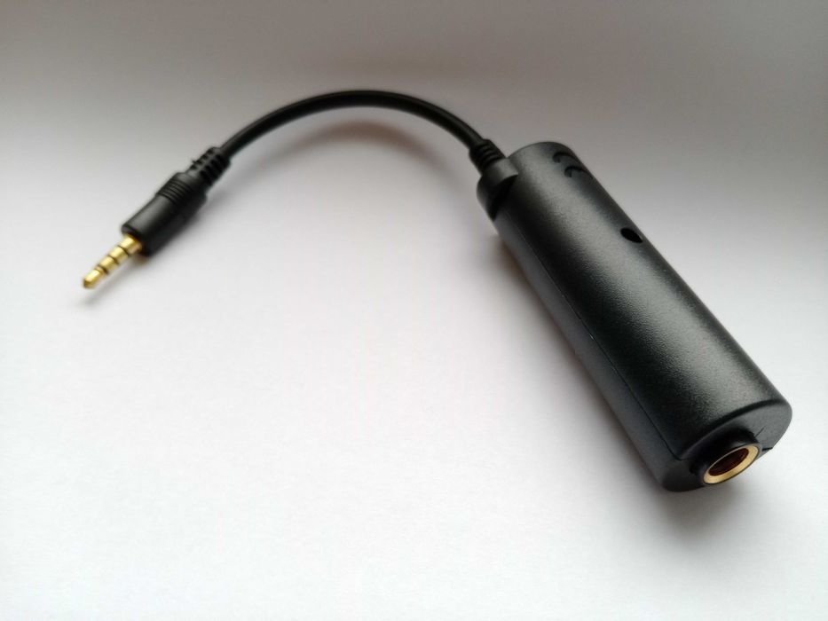 Adaptador de microfone ou guitarra para telemóvel.