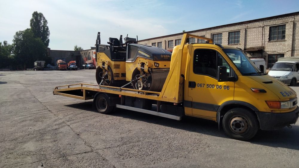 Евакуатор цілодобово по місту Україні за кордон