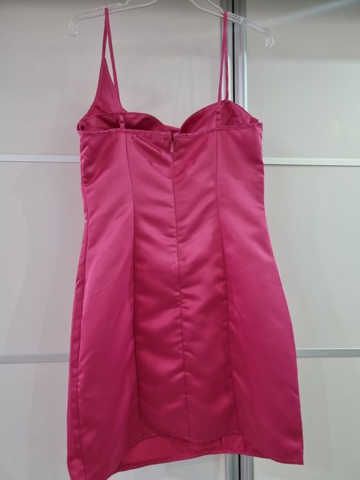 Sukienka różowa elegancka na ramiączka nowa missguided XS