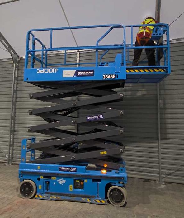 Podnośnik nożycowy przegubowy koszowy zwyżka podest ruchomy wynajem