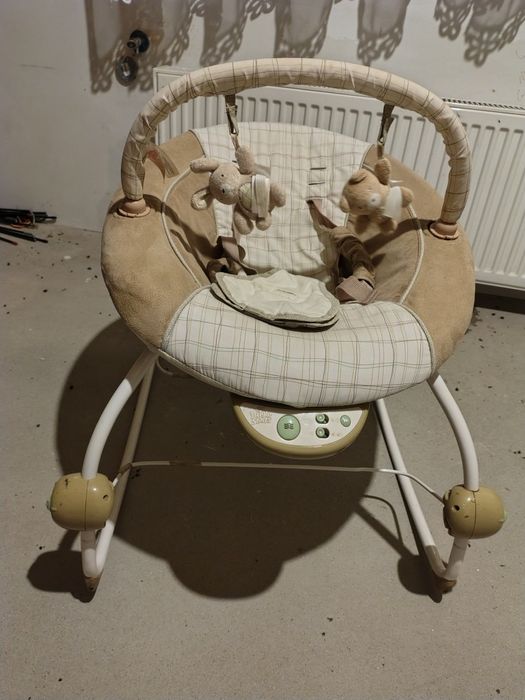 Leżaczek Bujaczek firmy bright starte