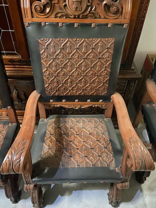 Móveis antigos muito bom estado