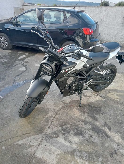 Honda CB125r de 2024
