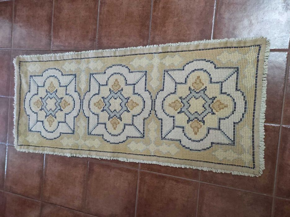 TAPETE DE ARRAIOLOS Feito à mão [Negociável]